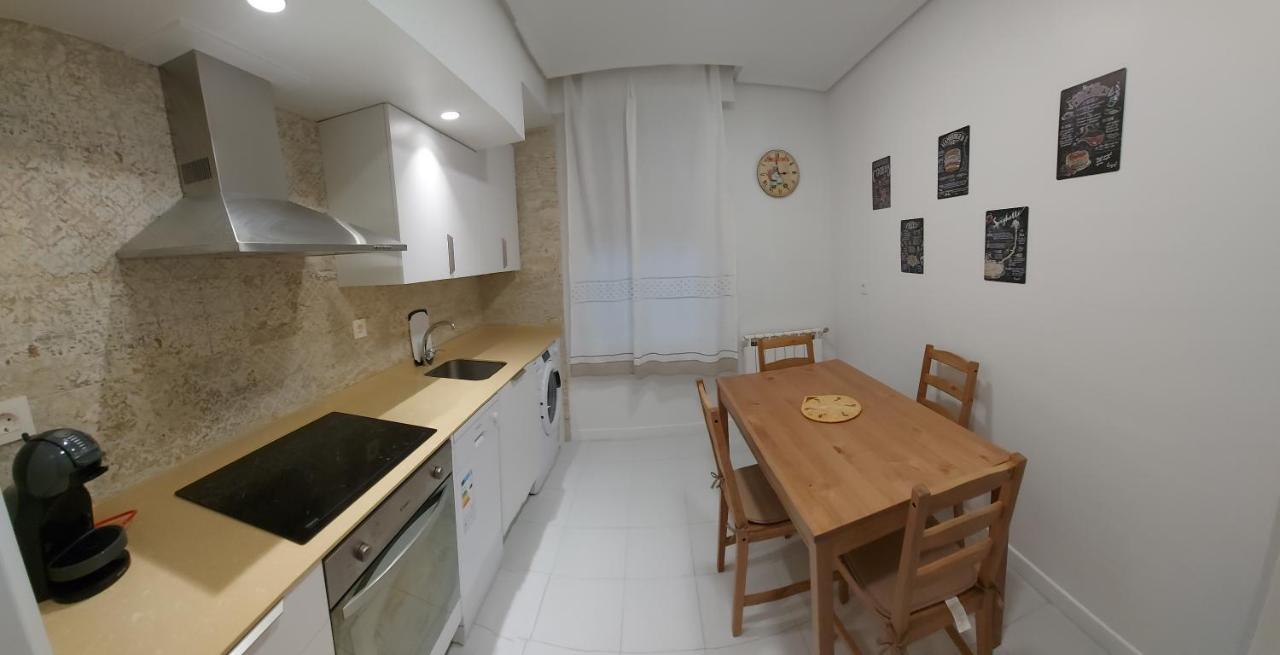 Apartamento Saioa Pamplona Esterno foto