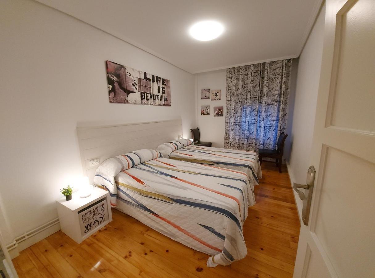Apartamento Saioa Pamplona Esterno foto