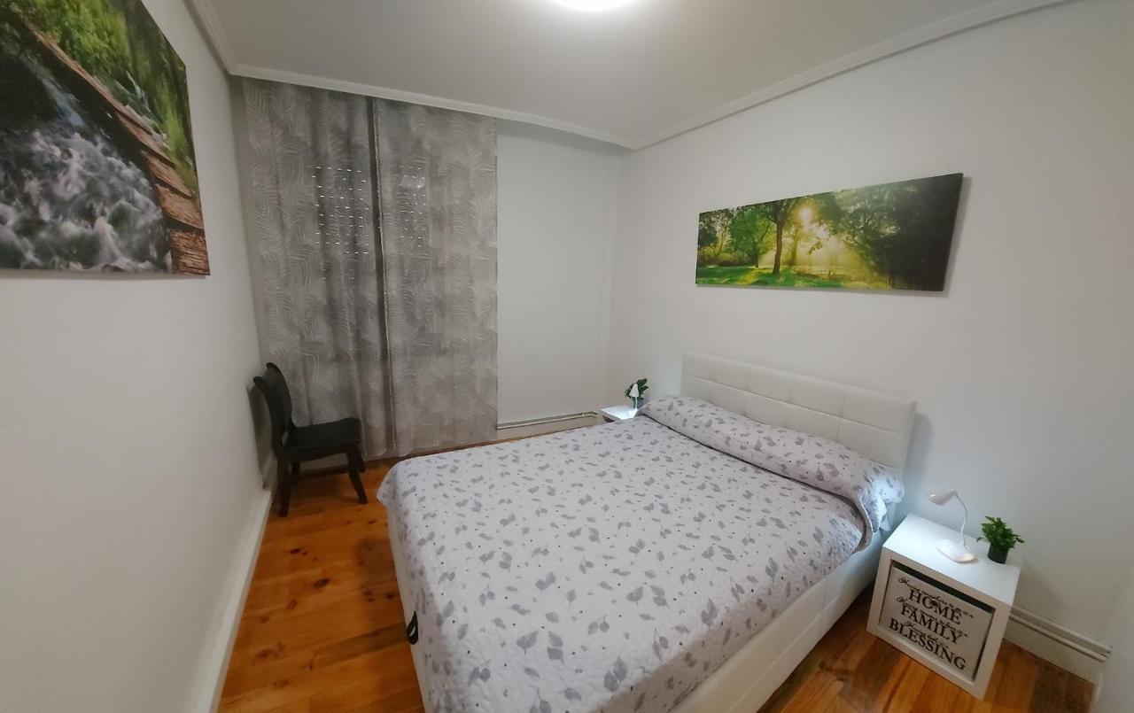 Apartamento Saioa Pamplona Esterno foto