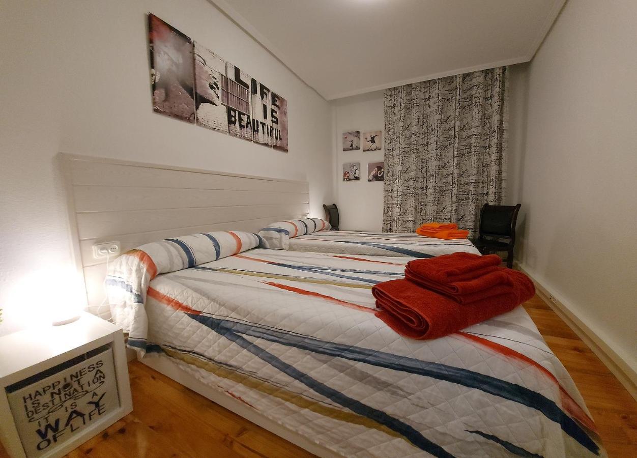 Apartamento Saioa Pamplona Esterno foto